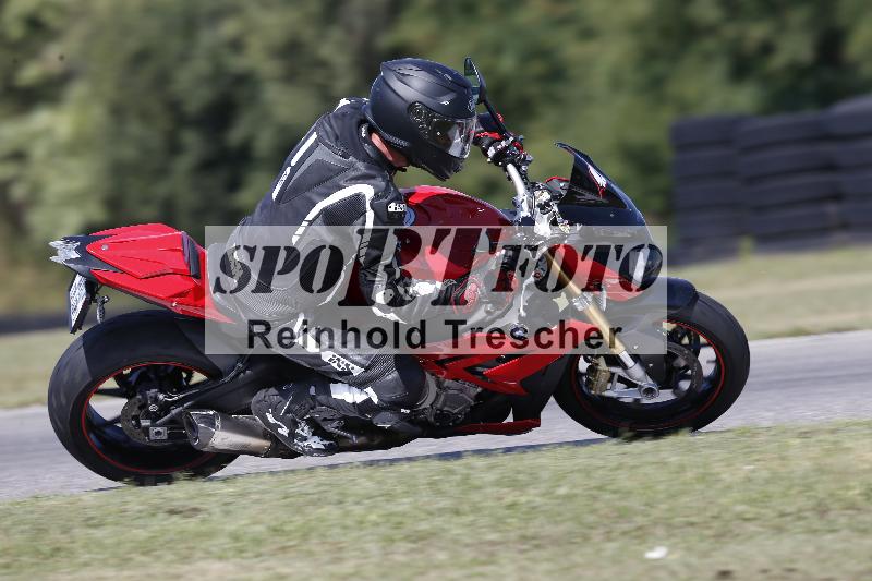 /Archiv-2025/49 26.08.2025 Cornu Master School ADR/gruen-vert/0-1